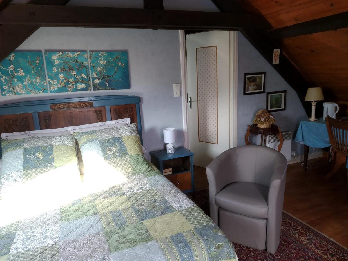 La Longere Des Gillettes Bed & Breakfast